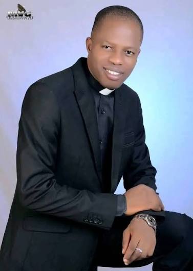 BREAKING NEWS: Nigerian Priest commits Suicide in USA…
