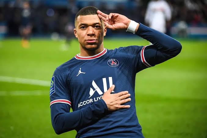 Kylian Mbappé: The Unstoppable Force Redefining Football Greatness…