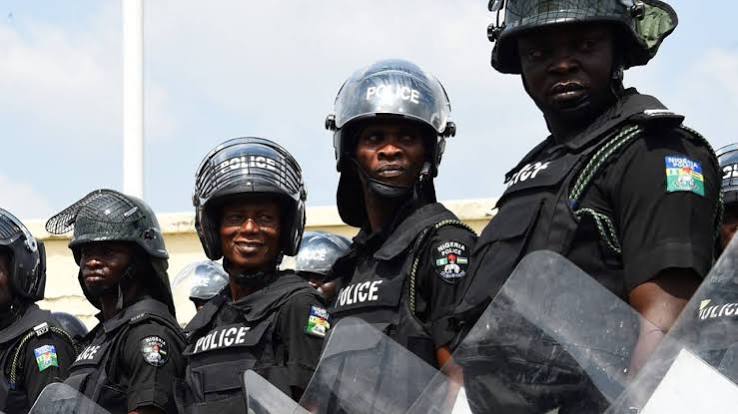 BUSTED! Rogue Cops Pick the WRONG Target: Attempt to Extort Nigeria’s Top ANTI-CORRUPTION Boss in Shocking Highway Shakedown!
