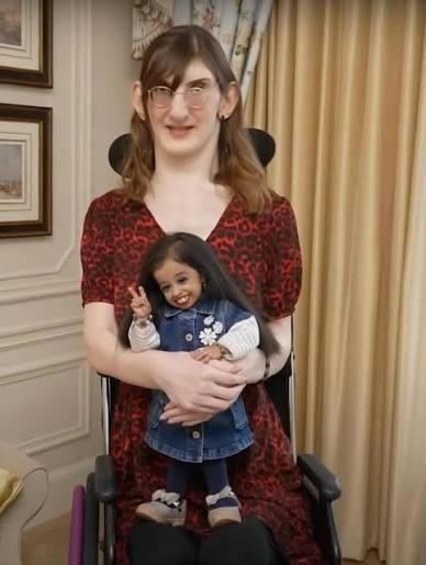 27-year-old Rumeysa Gelgi, the world's tallest living woman Image Source: iatafrica