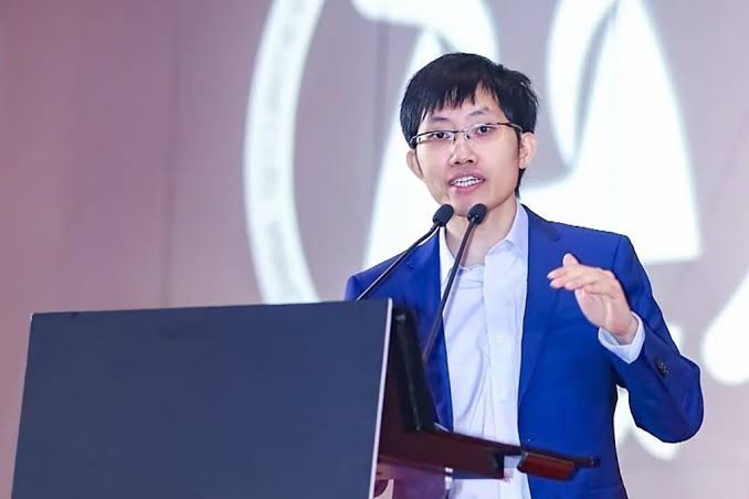 How A 40-year-old Chinese Villager From Guangdong Built DeepSeek To Shock Silicon Valley And Upend American AI Monopoly!
